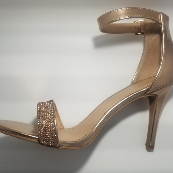 Madden Girl is ready for her closeup - Size 11 - Picture 6 of 11